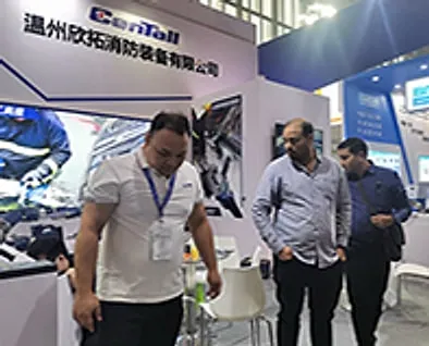 جناح CenTall في معارض معدات الإطفاء والإنقاذ.